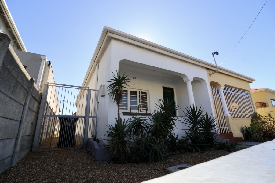 2 Bedroom Property for Sale in Wynberg Western Cape